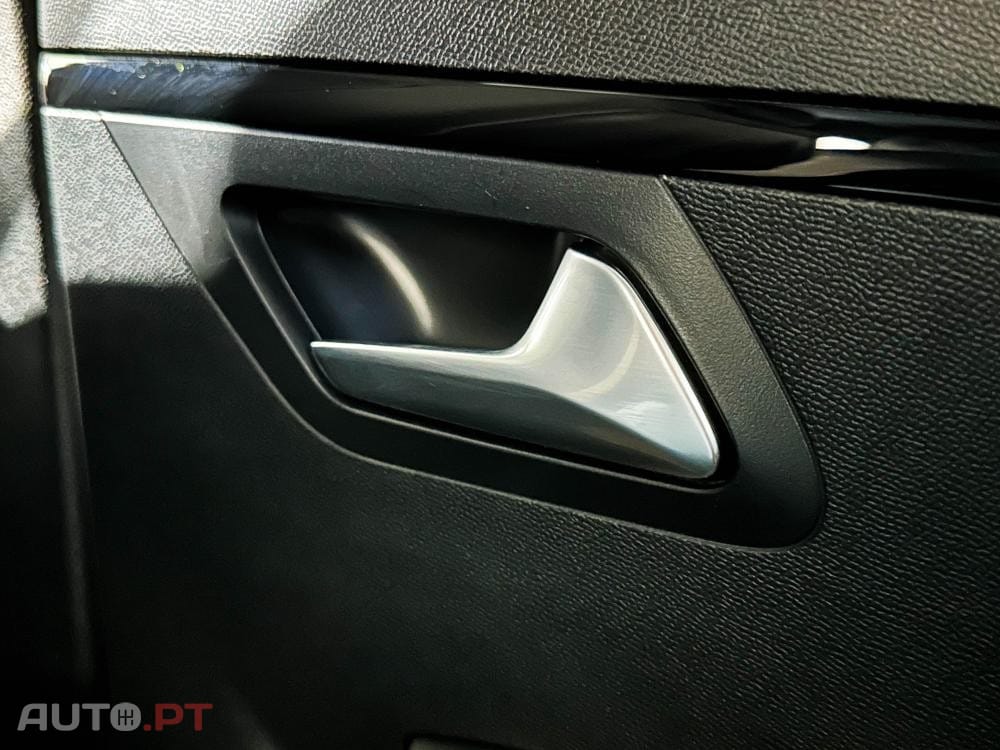 Peugeot E-208 50 kWh GT Pack