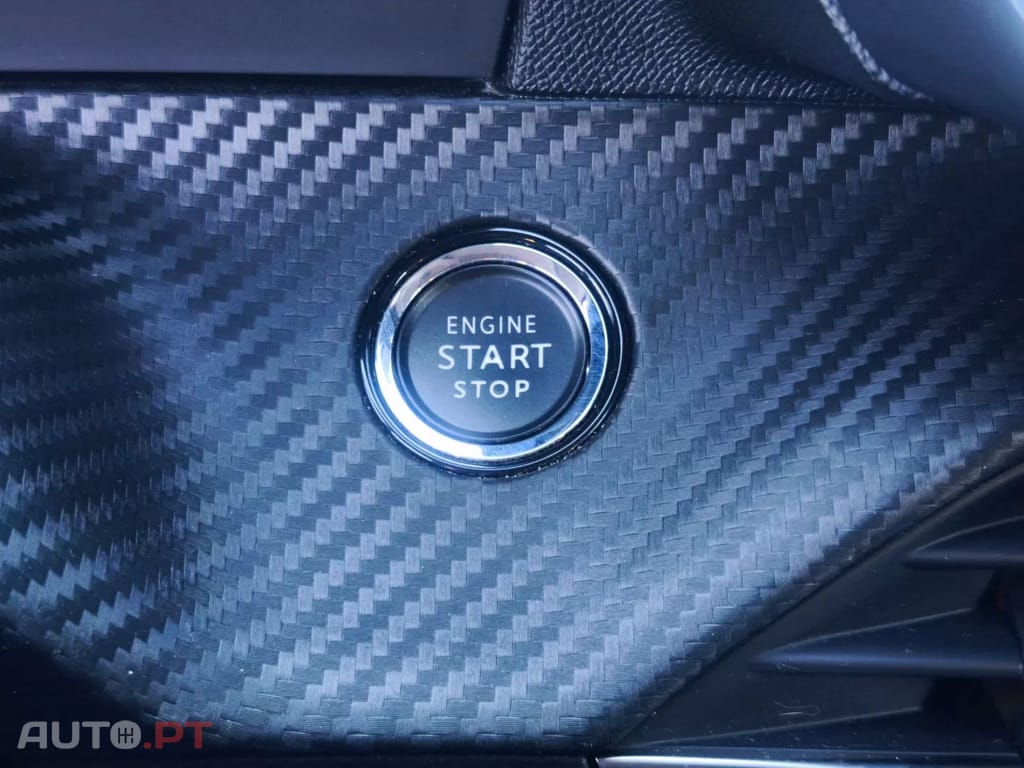 Peugeot E-2008 50 kWh Allure Pack