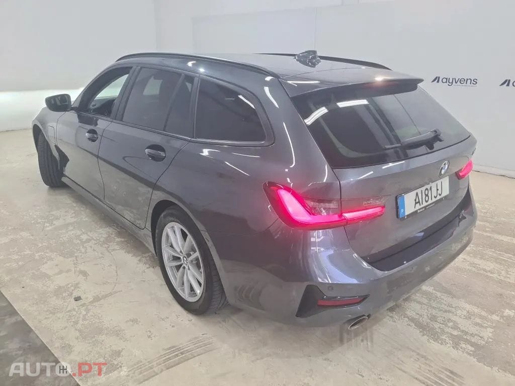 BMW 330 e Touring Corporate Edition Auto