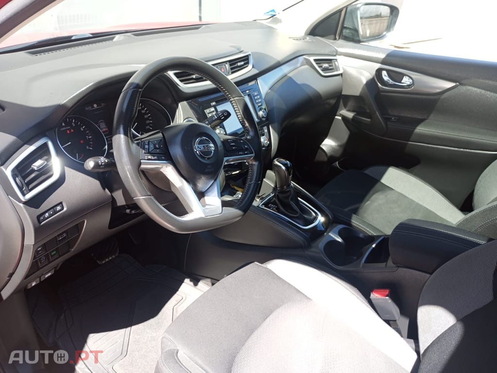 Nissan Qashqai 1.2 DIG-T N-Connecta 18 Xtronic