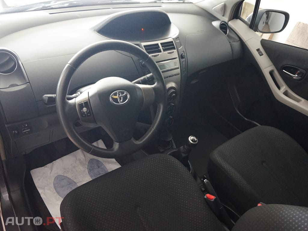 Toyota Yaris 1.0 VVT-i Confort