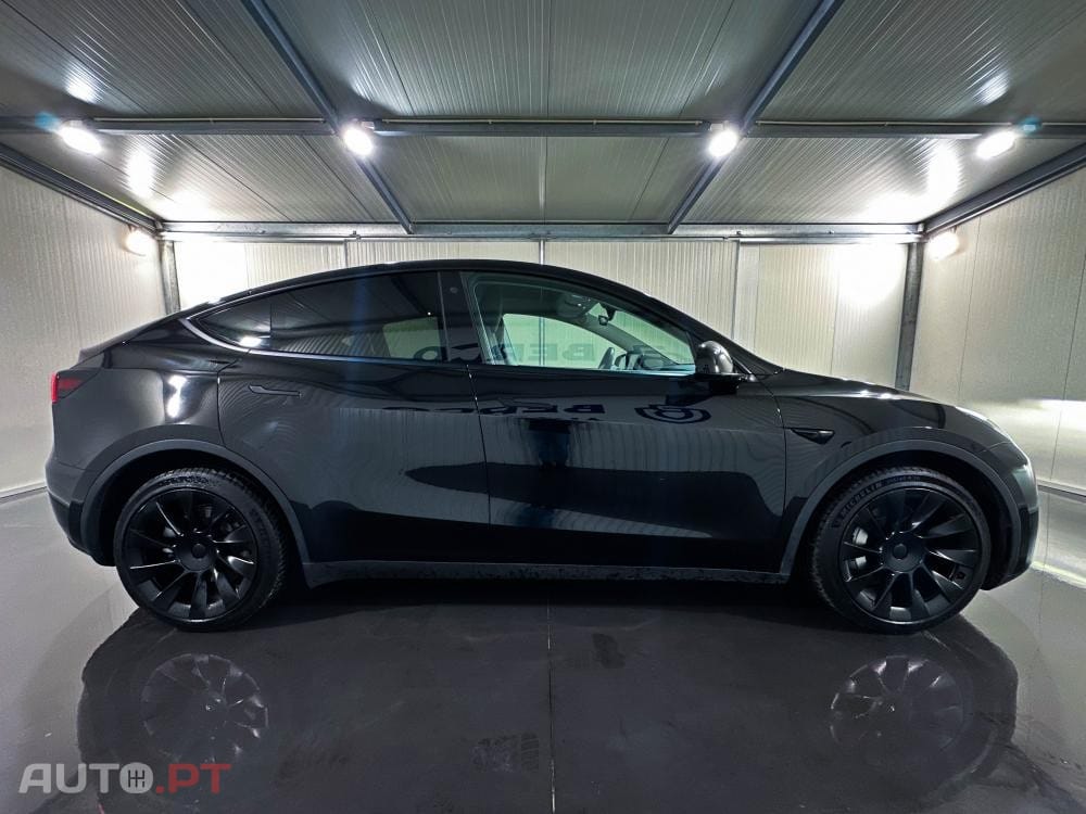 Tesla Model Y Long Range Dual Motor AWD