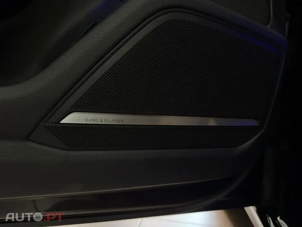 Audi A6 Avant Sport 40 TDI quattro S line HUD Matrix Black Edition — fotografia 19