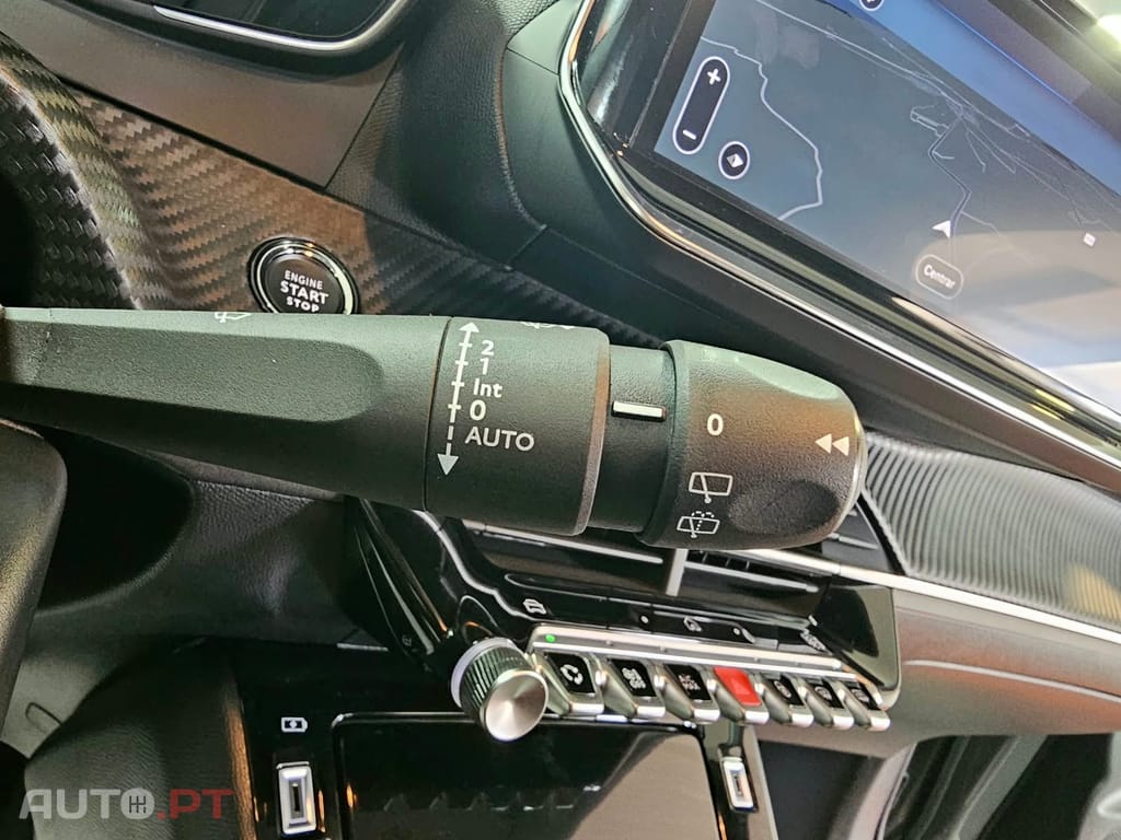 Peugeot e-208 50 kWh Allure — fotografia 18