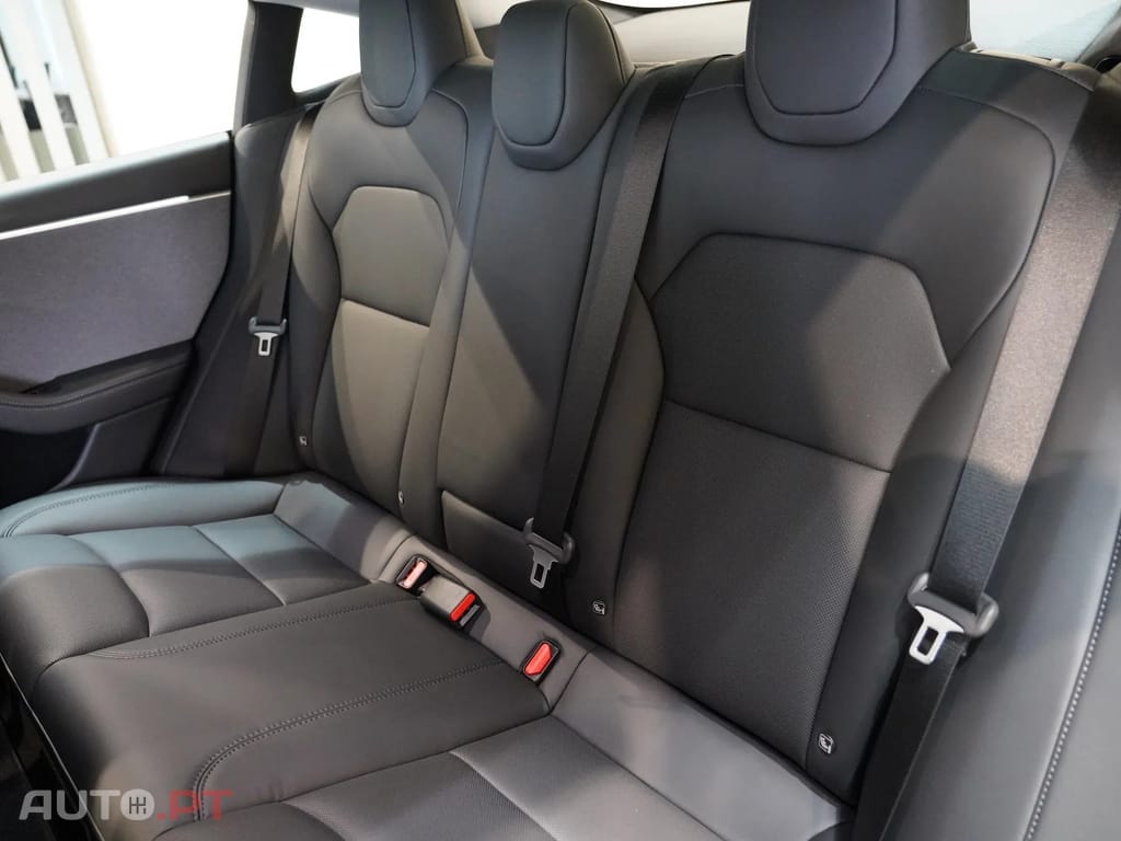 Tesla Model 3 Tração Traseira