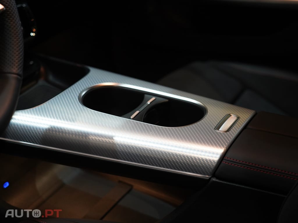 Mercedes-Benz CLA 250 com tecnologia EQ