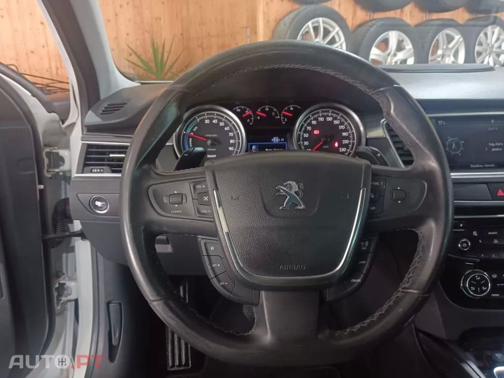 Peugeot 508 RXH 2.0 HDi Hybrid4 2-Tronic 104g