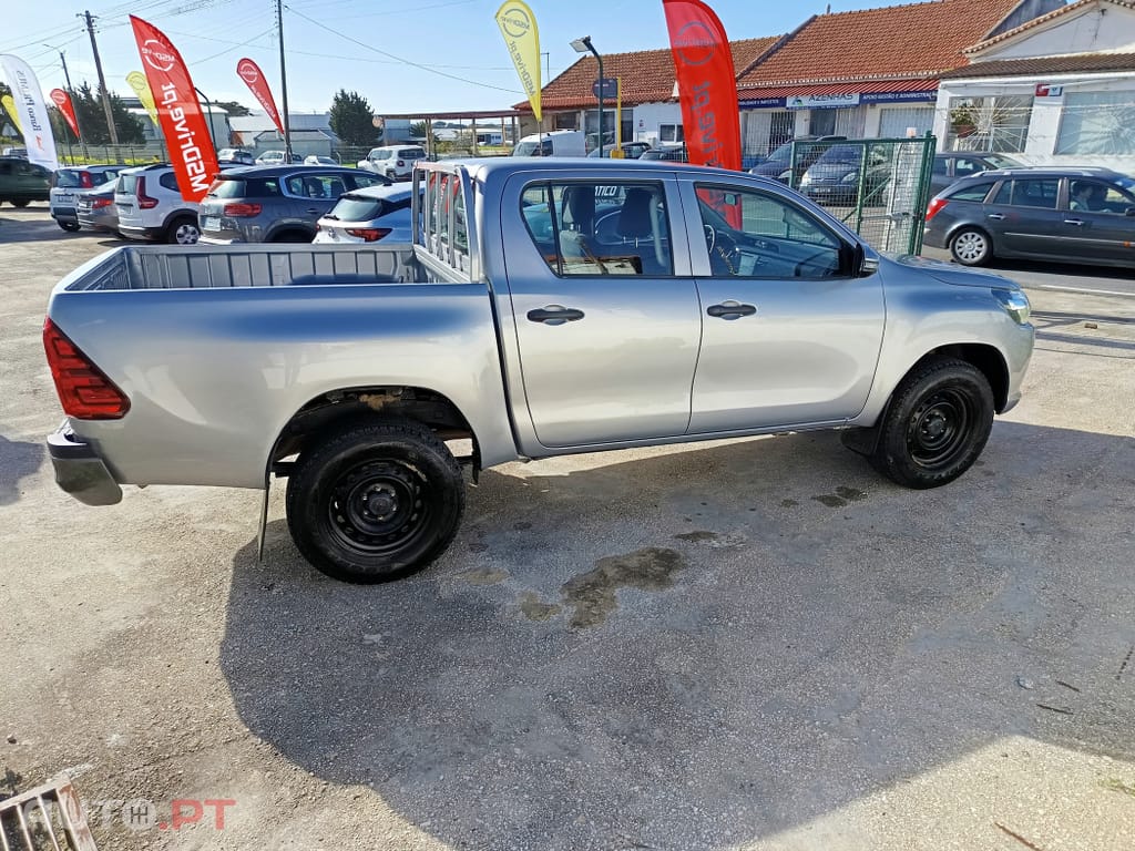 Toyota Hilux 2.4 D-4D 4WD Challenge