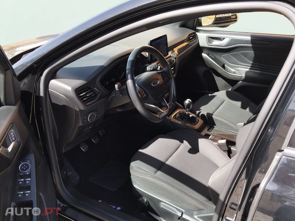 Ford Focus 1.0 EcoBoost MHEV ST-Line