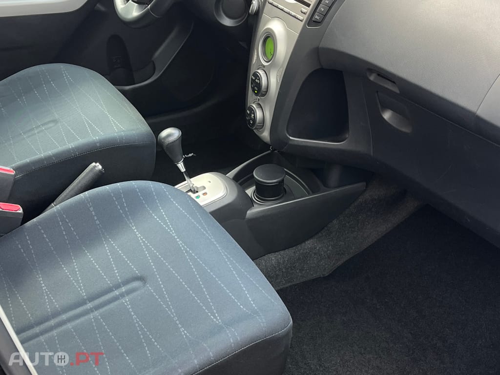 Toyota Yaris 1.0 VVT-i Sol High Pack Automático