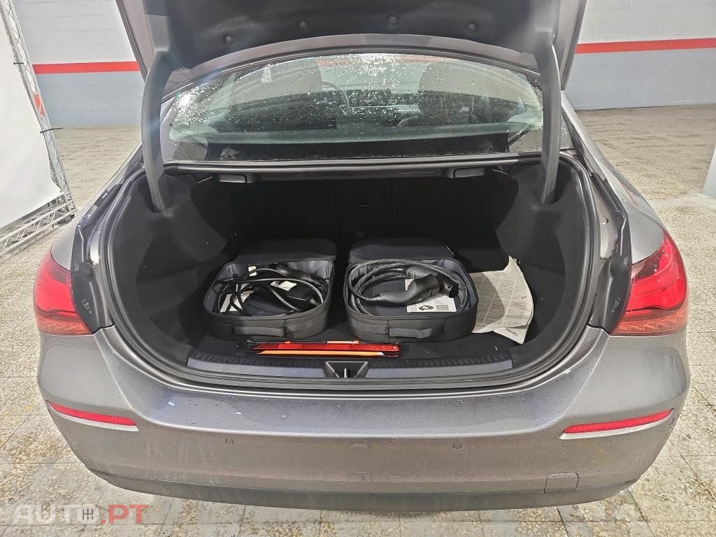 Mercedes-Benz A 250 e