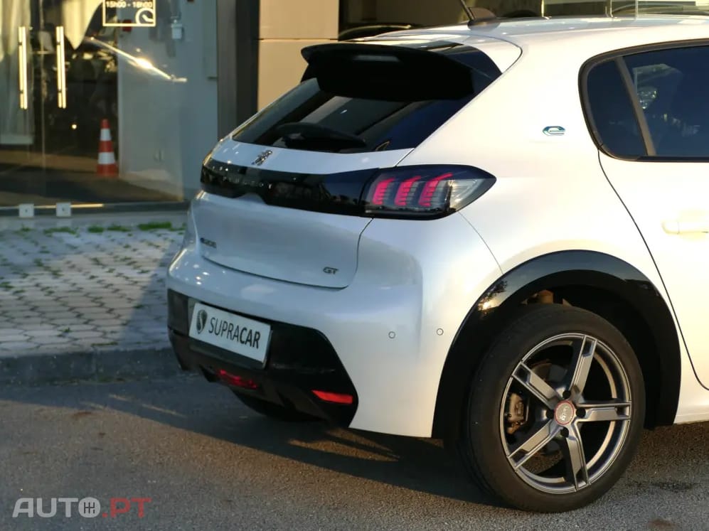 Peugeot E-208 50 kWh GT