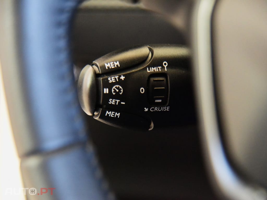 Peugeot E-208 ACTIVE PACK