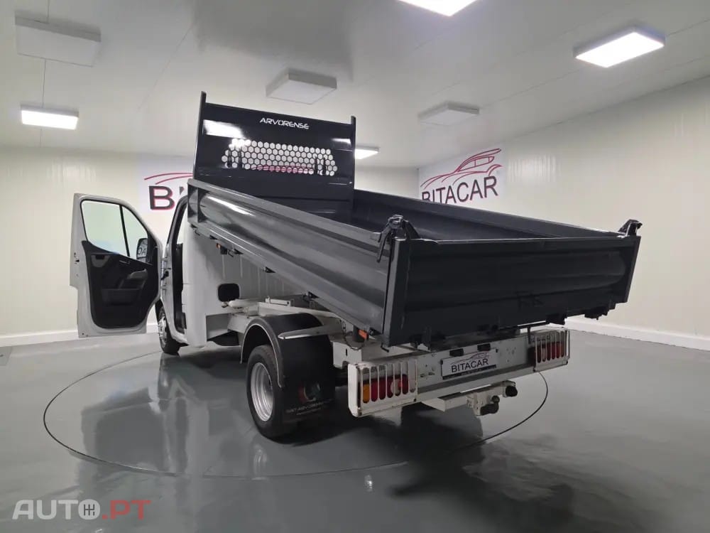 Renault Master 2.3 DCI 130CV BASCULANTE