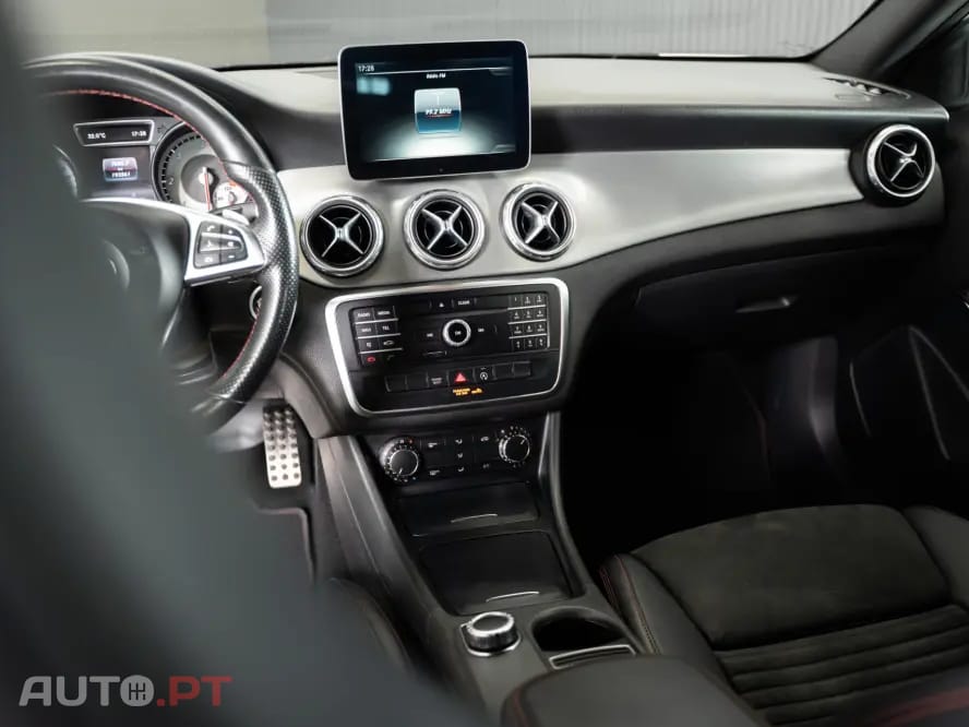 Mercedes-Benz GLA 200 AMG Line