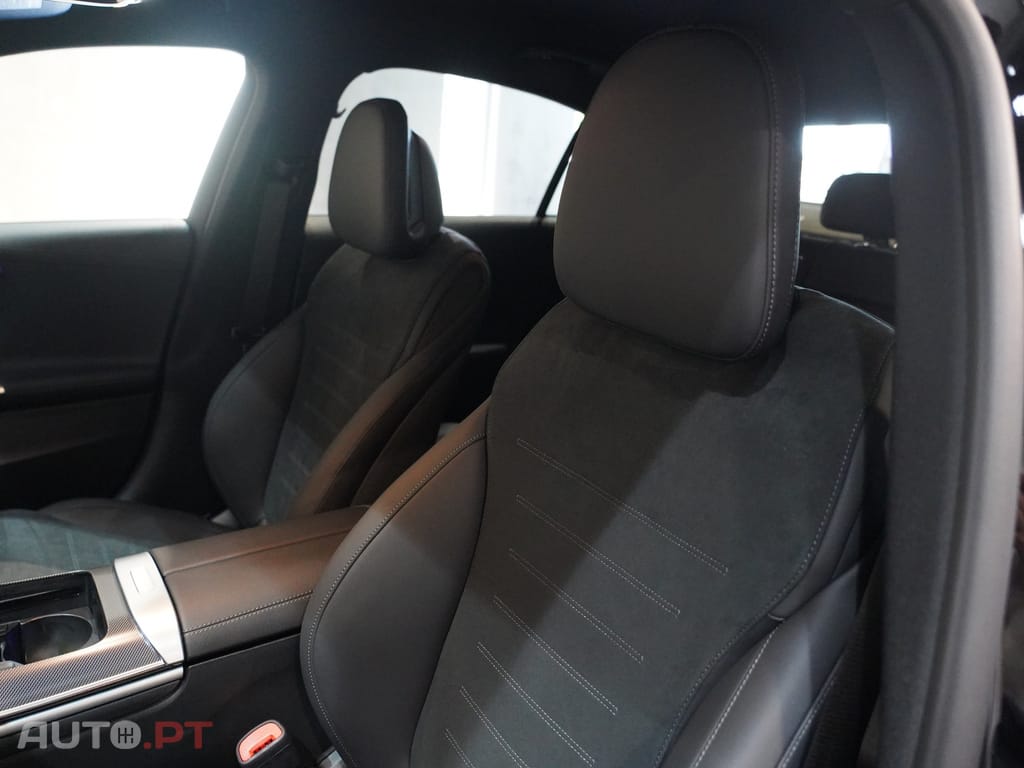 Mercedes-Benz C 300 e AMG Line
