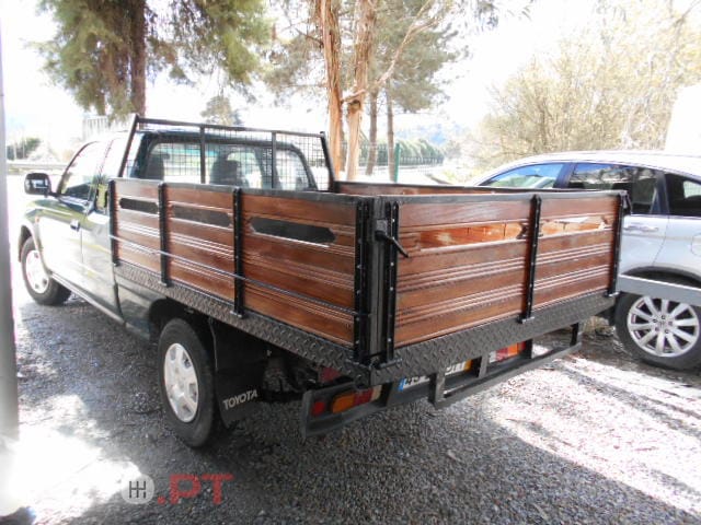 Toyota Hilux X-Cab 4x2 4Lugares