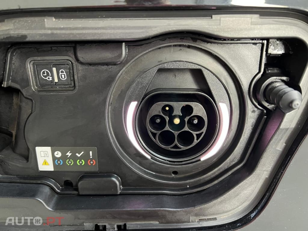Peugeot 3008 HYBRID 225cv e-EAT8 GT Line