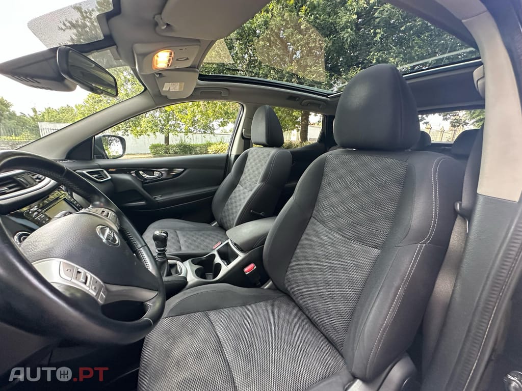 Nissan Qashqai 1.5 dCi N-Connecta 18