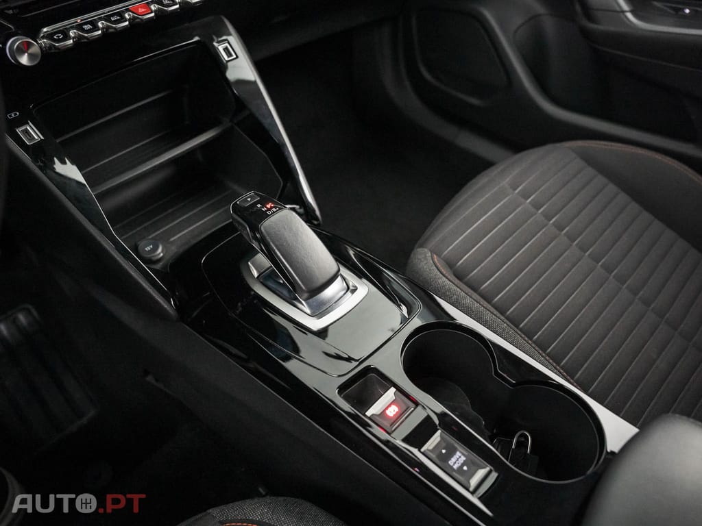 Peugeot E-2008 50 kWh Active