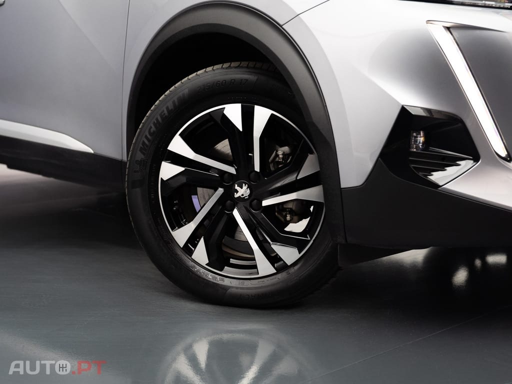 Peugeot E-2008 50 kWh Allure Pack