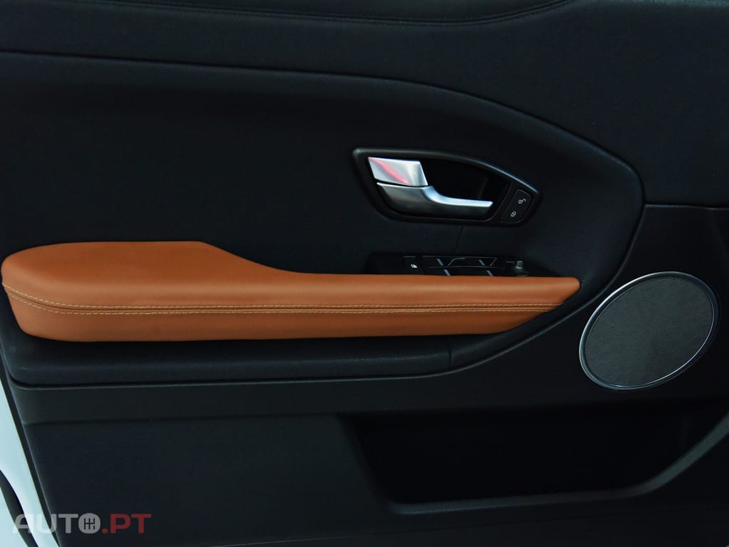 Land Rover Evoque 2.0 TD4 SE Dynamic Auto — fotografia 32