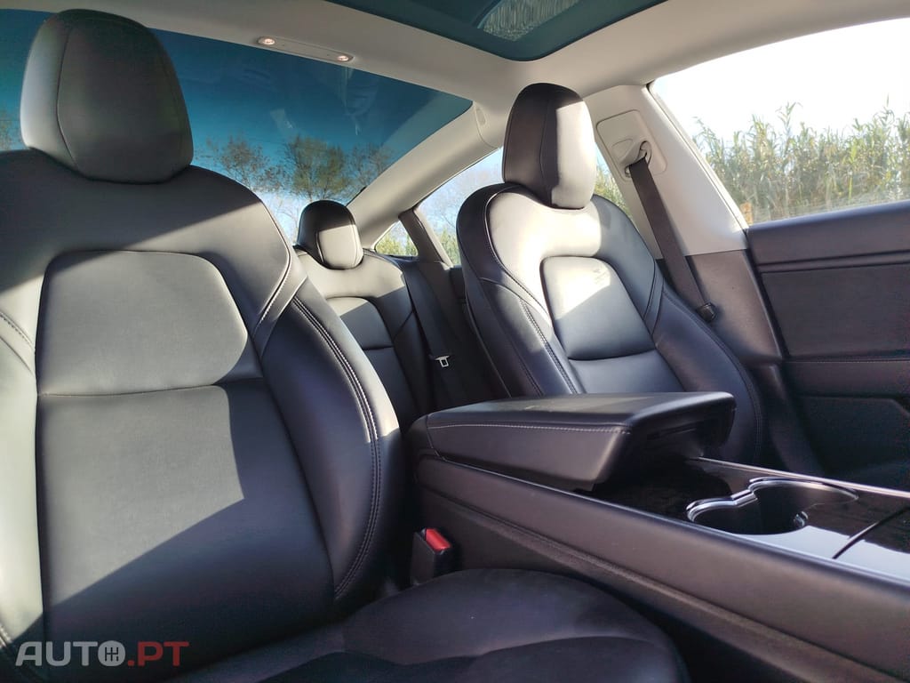 Tesla Model 3 Tração Traseira