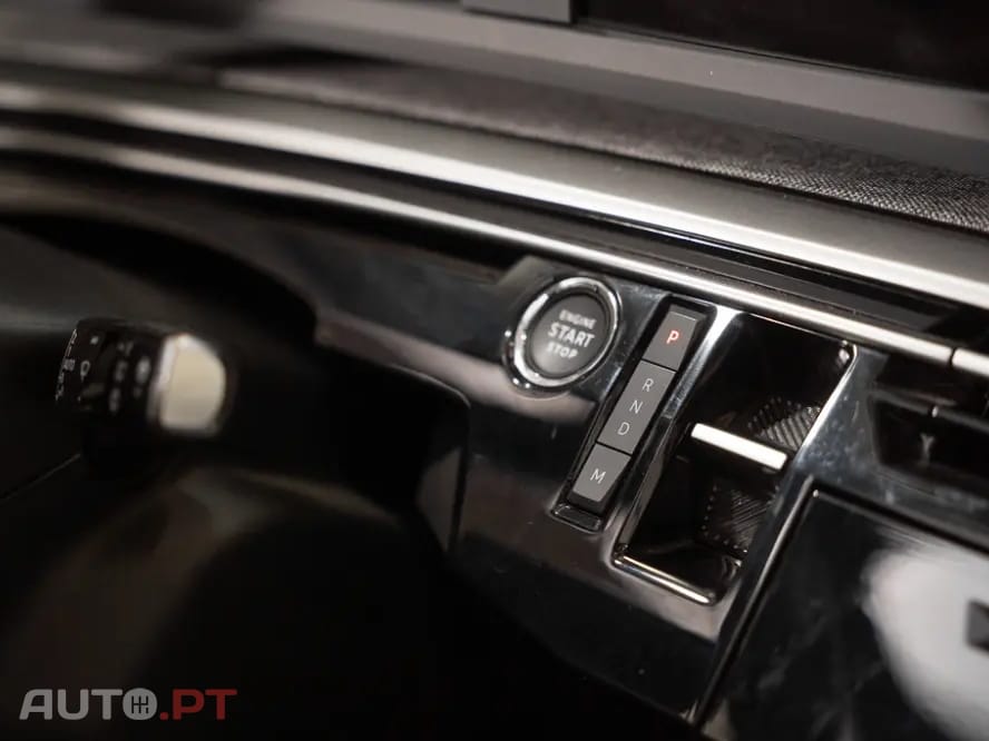 Peugeot 5008 1.2 Hybrid Allure e-DCS6