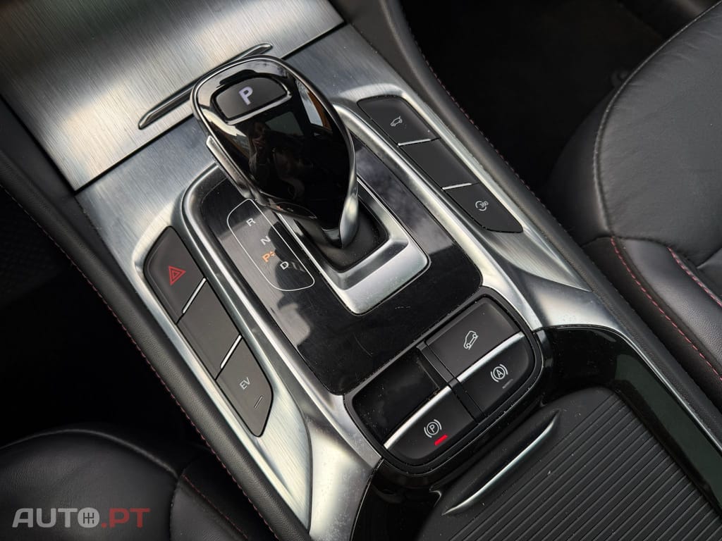 MG EHS PHEV Hybrid Luxury I.V.A DEDUTIVEL