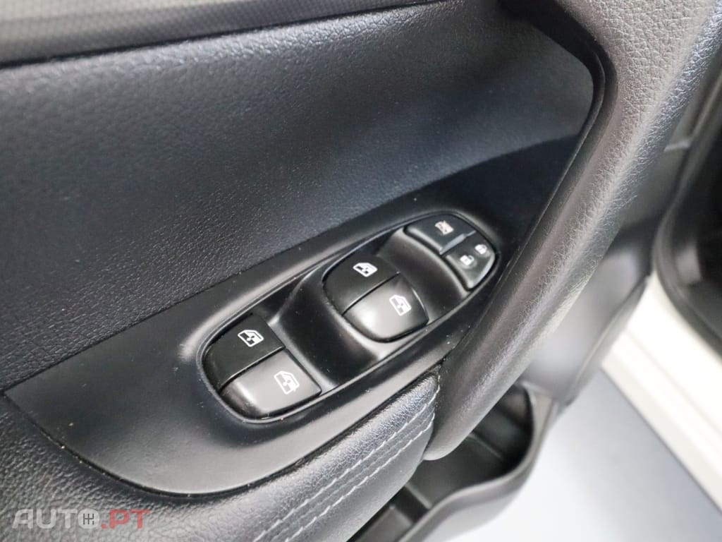 Nissan Qashqai 1.5 dCi Acenta C/Barras de Tejadilho