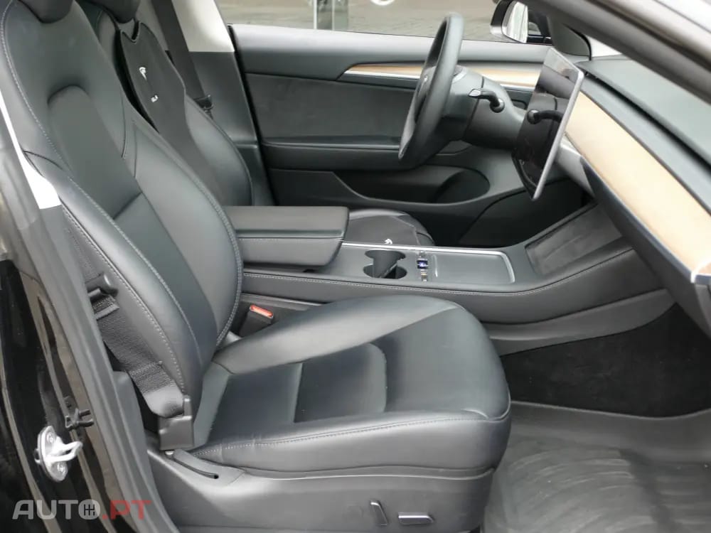 Tesla Model 3 Tração Traseira