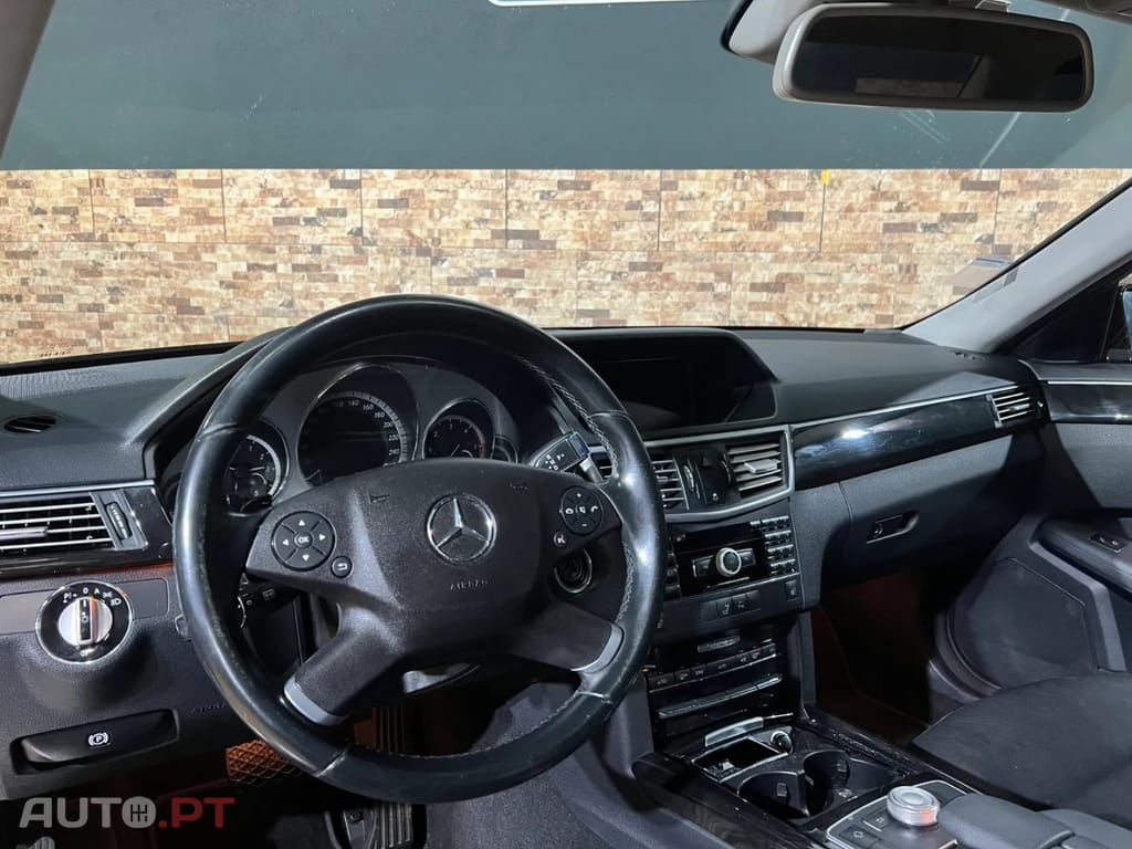 Mercedes-Benz E 350 CDI V6 Avantgarde | 231cv | 133.500 km | Livro Revisões Mercedes