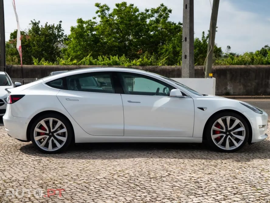 Tesla Model 3 Long Range AWD Dual Motor Performance