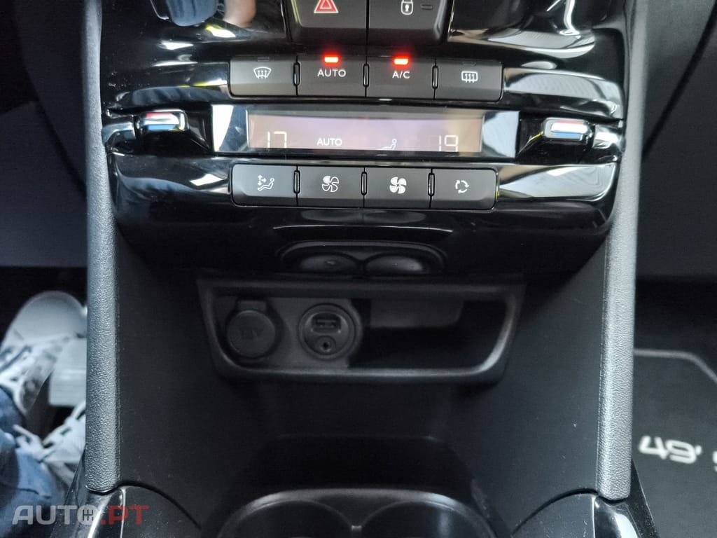 Peugeot 2008 1.2 PureTech Crossway