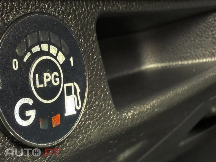 Renault Clio TCe 100 BUSINESS EDITION