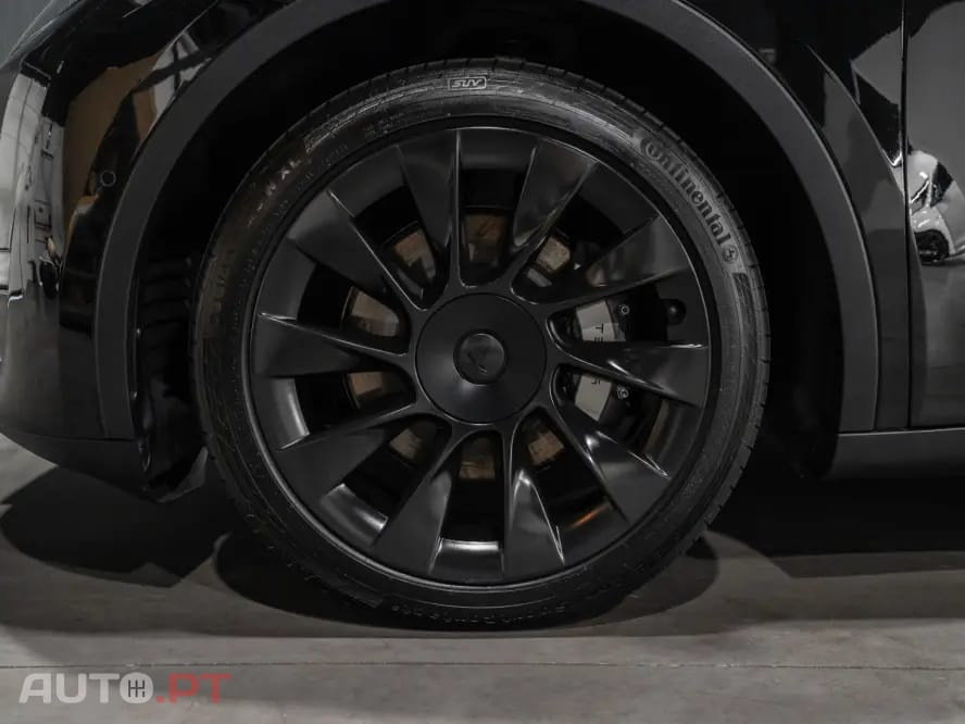 Tesla Model Y Long Range Dual Motor AWD