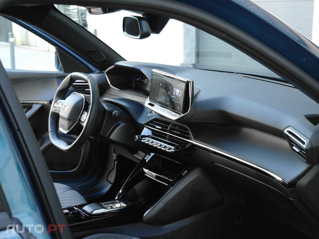 Peugeot E-2008 54 kWh Allure