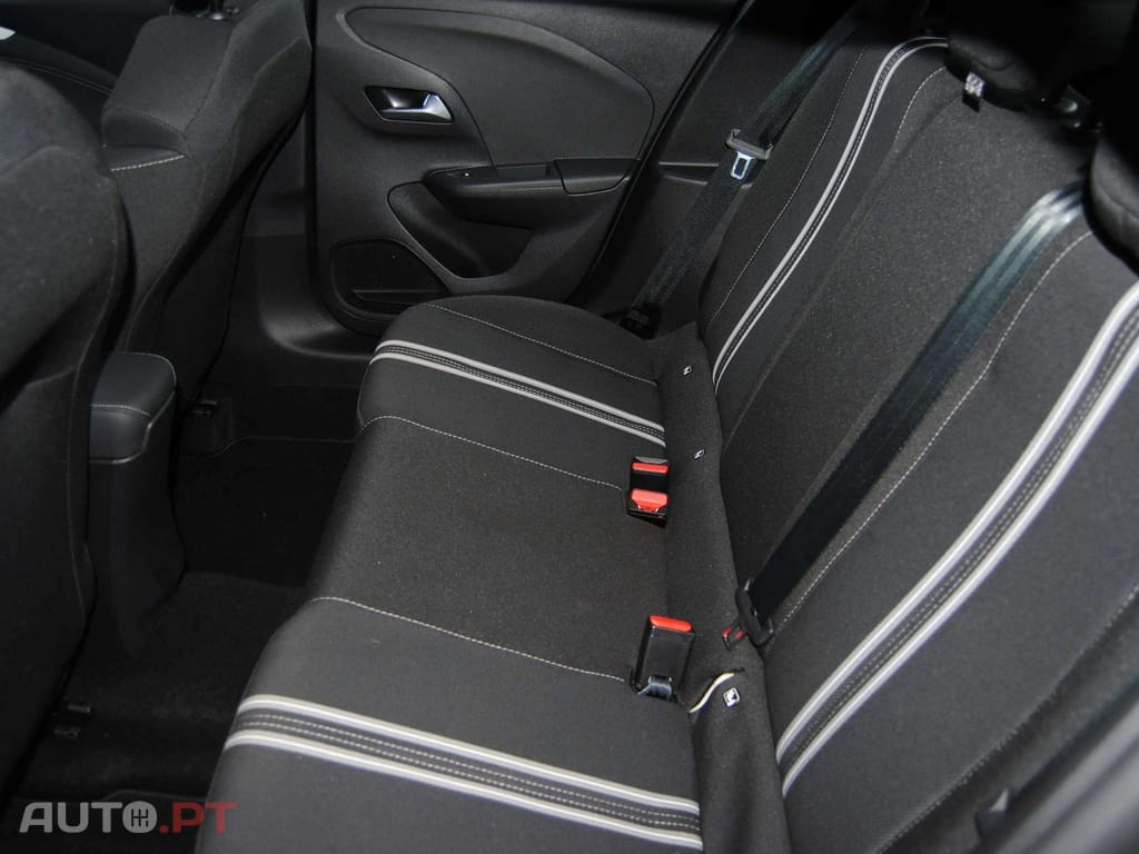 Opel Corsa 1.2 HYBRID GS eDCT