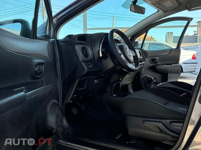 Toyota Yaris 1.0 VVT-i Comfort+AC