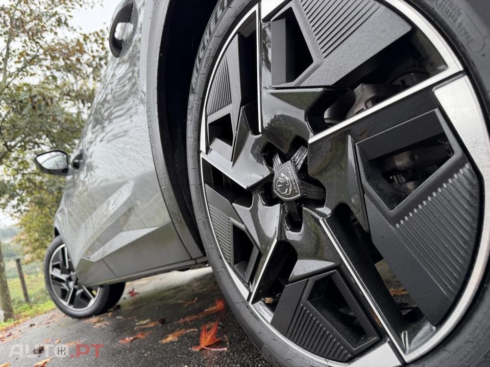 Peugeot 408 1.2 PureTech GT EAT8