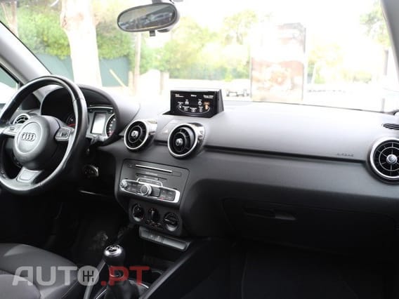 Audi A1 1.0 TFSI S-line