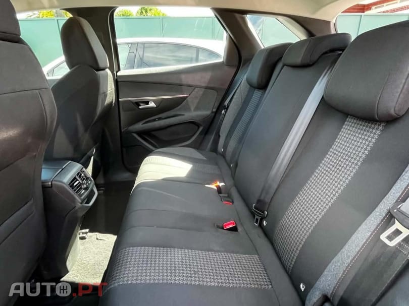 Peugeot 3008 1.5 BlueHDi Allure