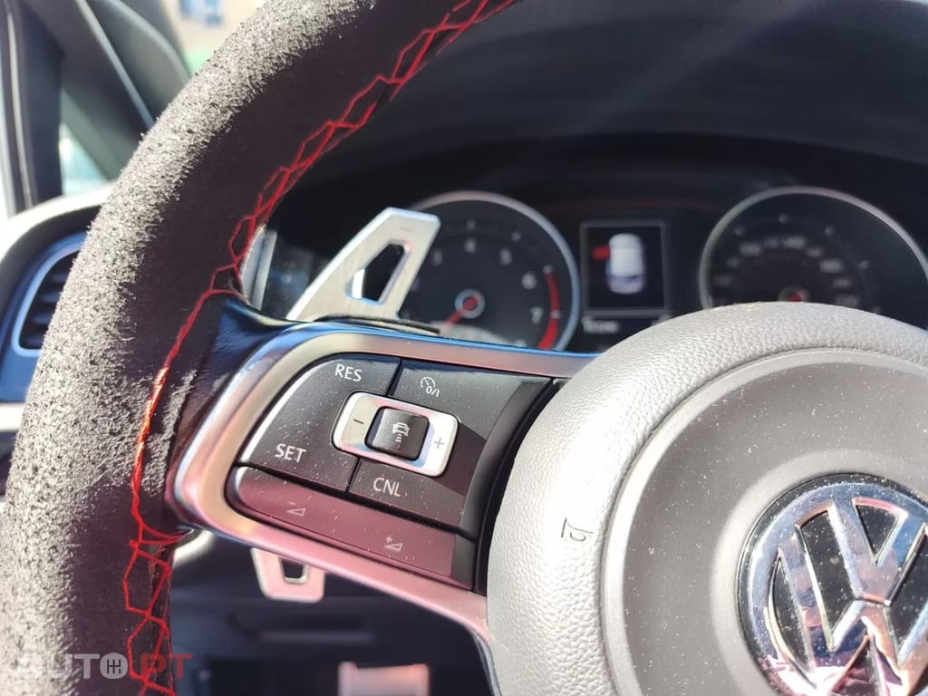 Volkswagen Golf GTI Performance BlueMotion DSG