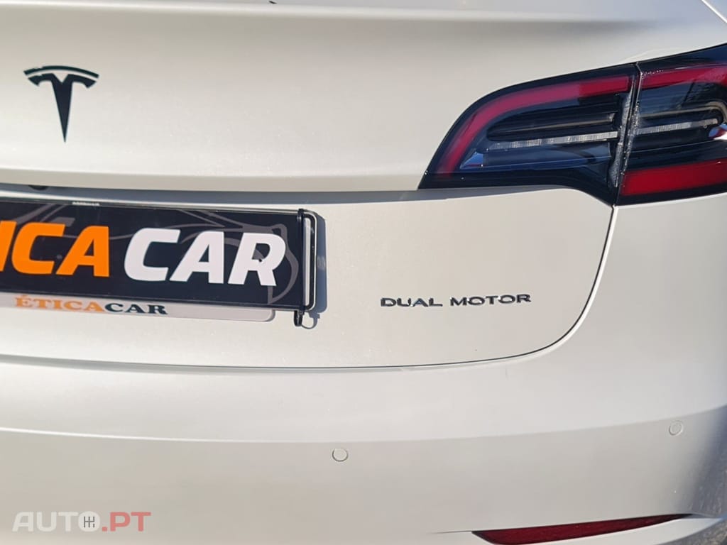 Tesla Model 3 Long-Range Dual Motor AWD