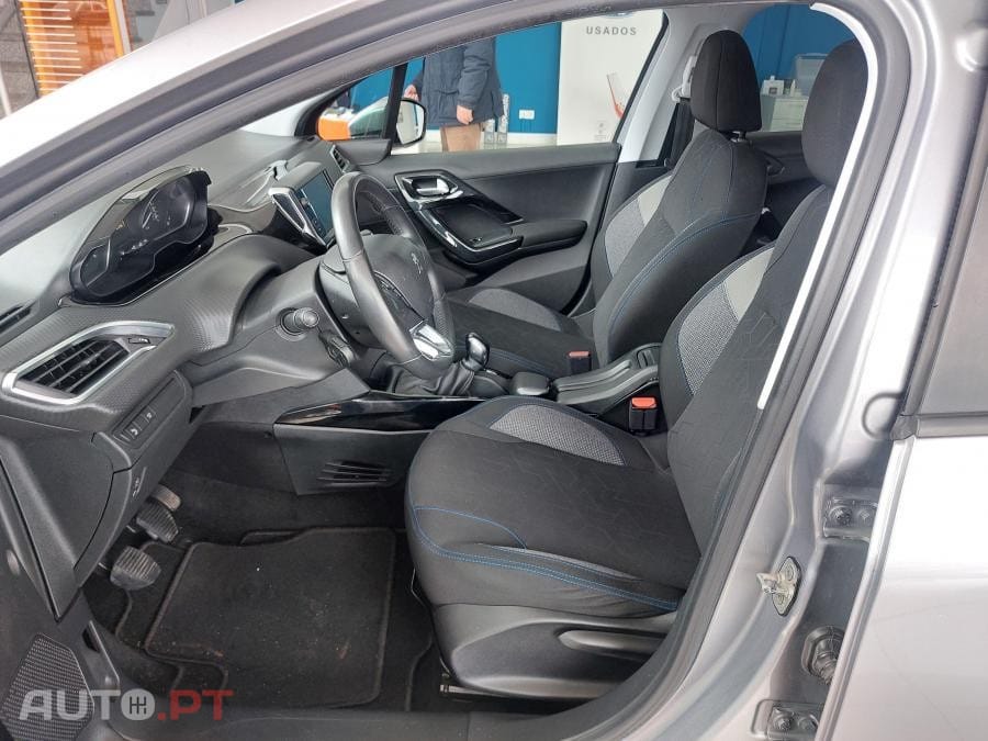 Peugeot 2008 1.5 BlueHDi Signature