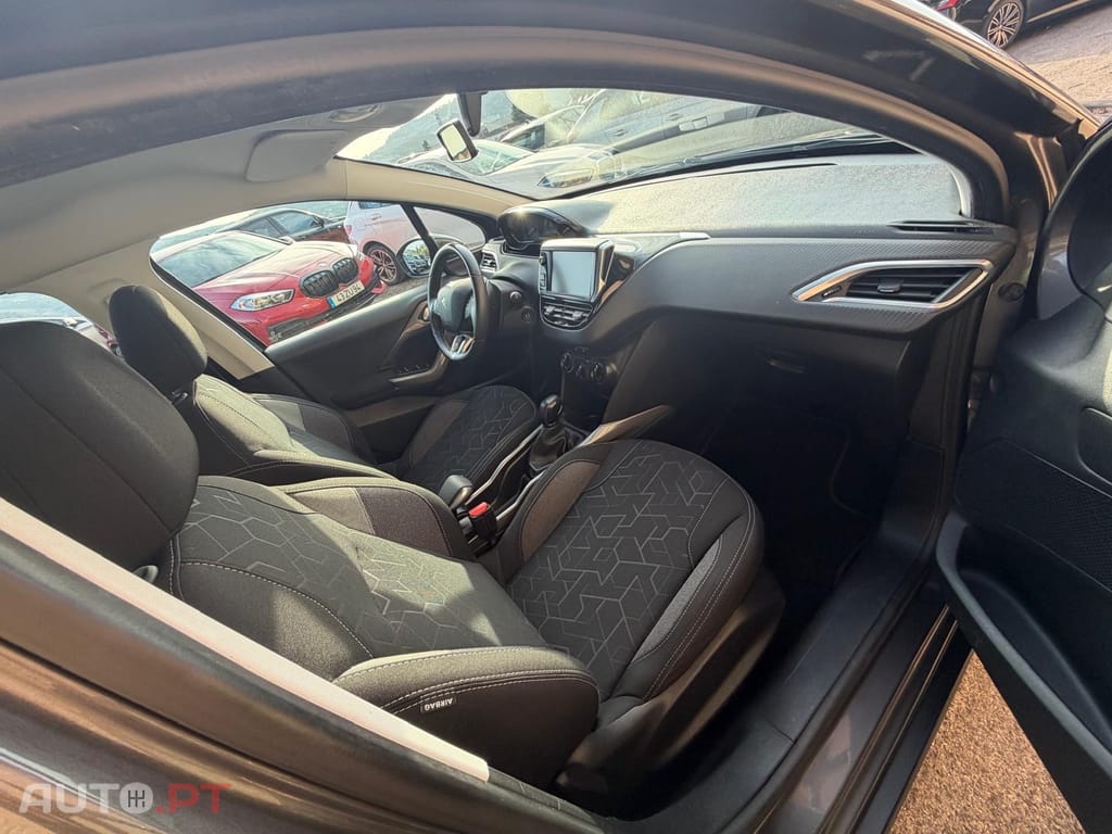Peugeot 2008 1.2 PureTech Style