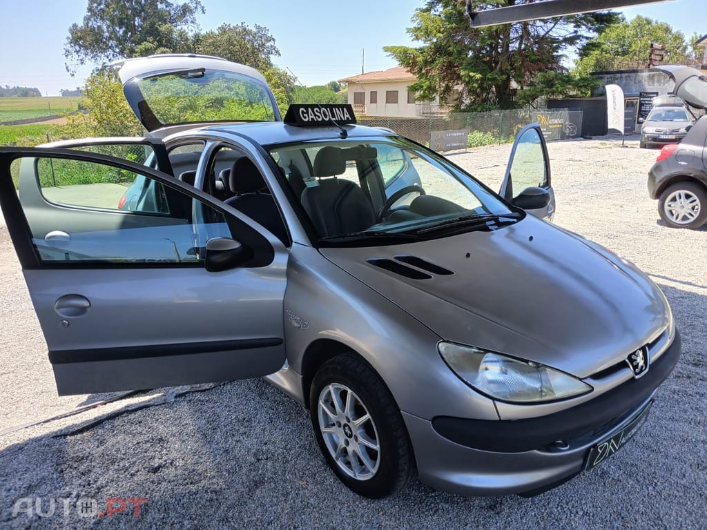 Peugeot 206 1.1