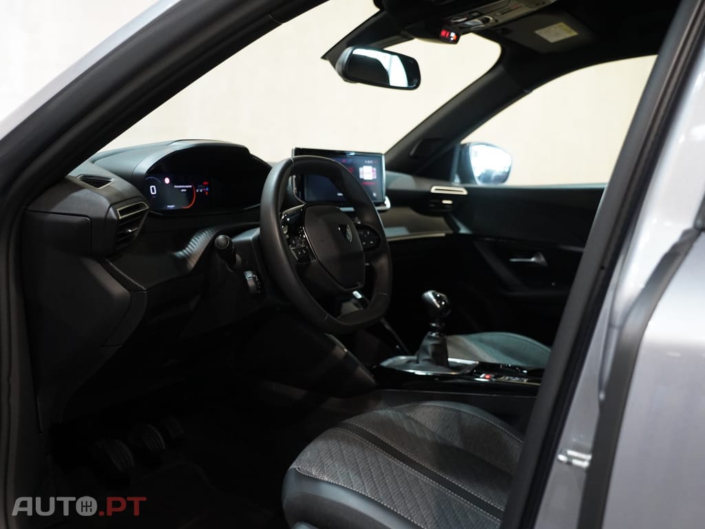 Peugeot 2008 1.2 PureTech Allure