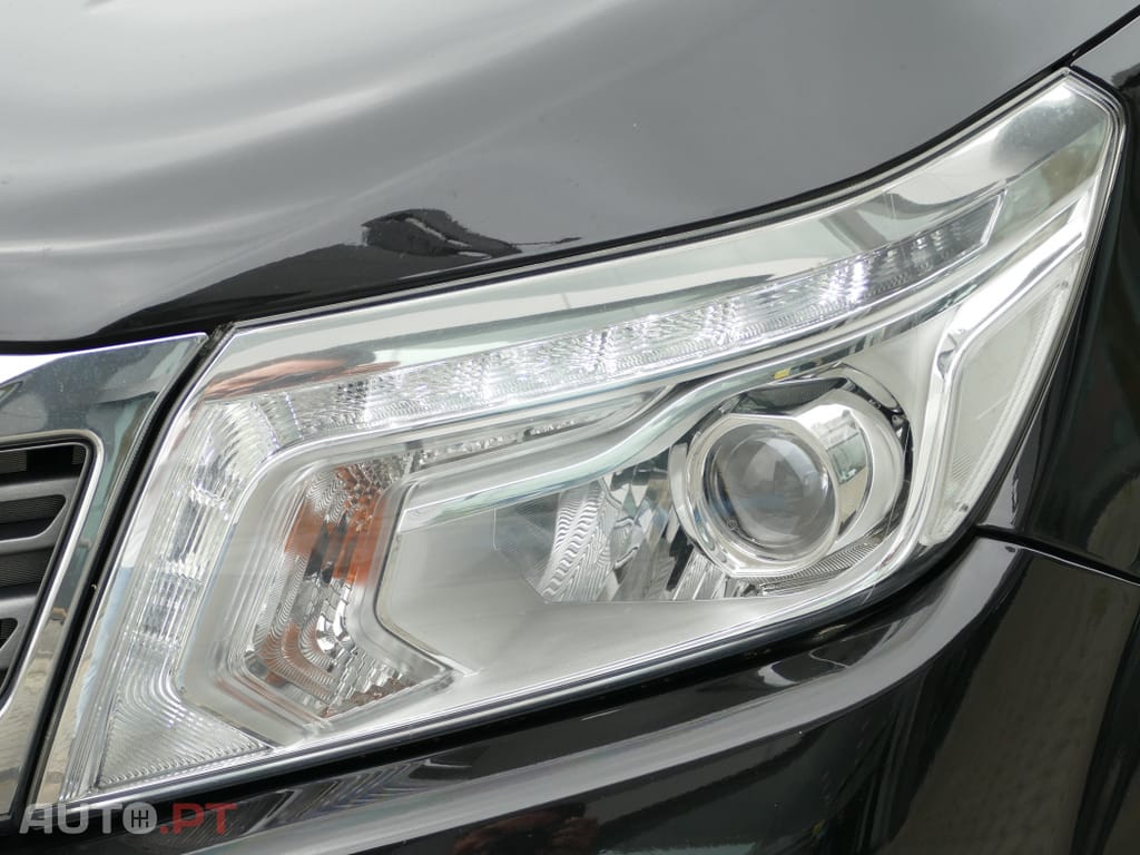 Nissan Navara 2.3 dCi CD 4WD Tekna