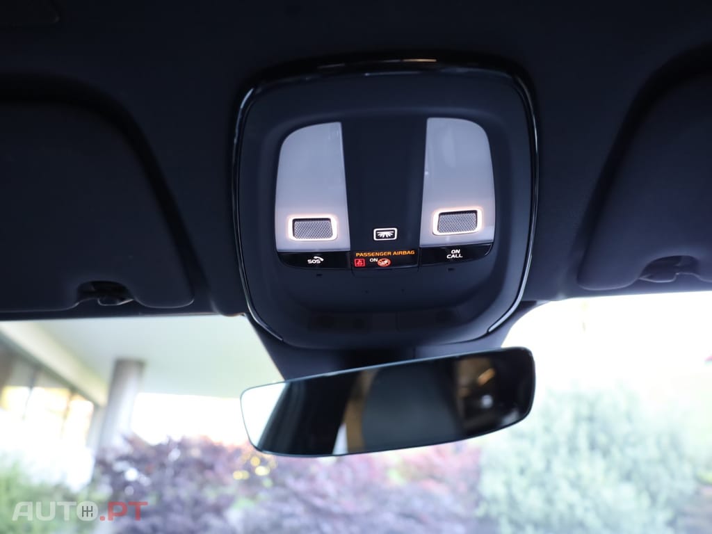 Volvo XC60 2.0 B4 Plus Dark
